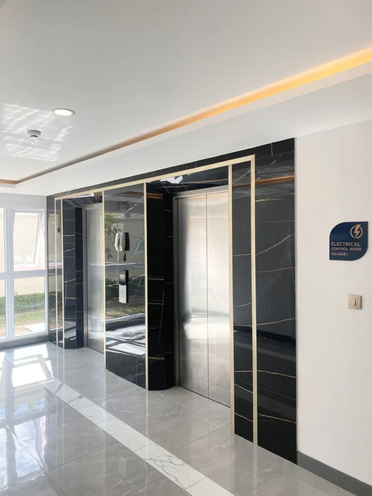 11 DUSIT GRAND PARK 2 Large