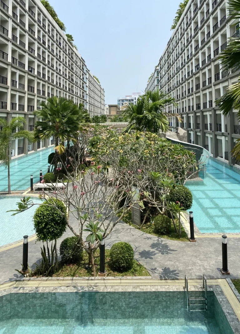 9 DUSIT GRAND PARK 2 Large